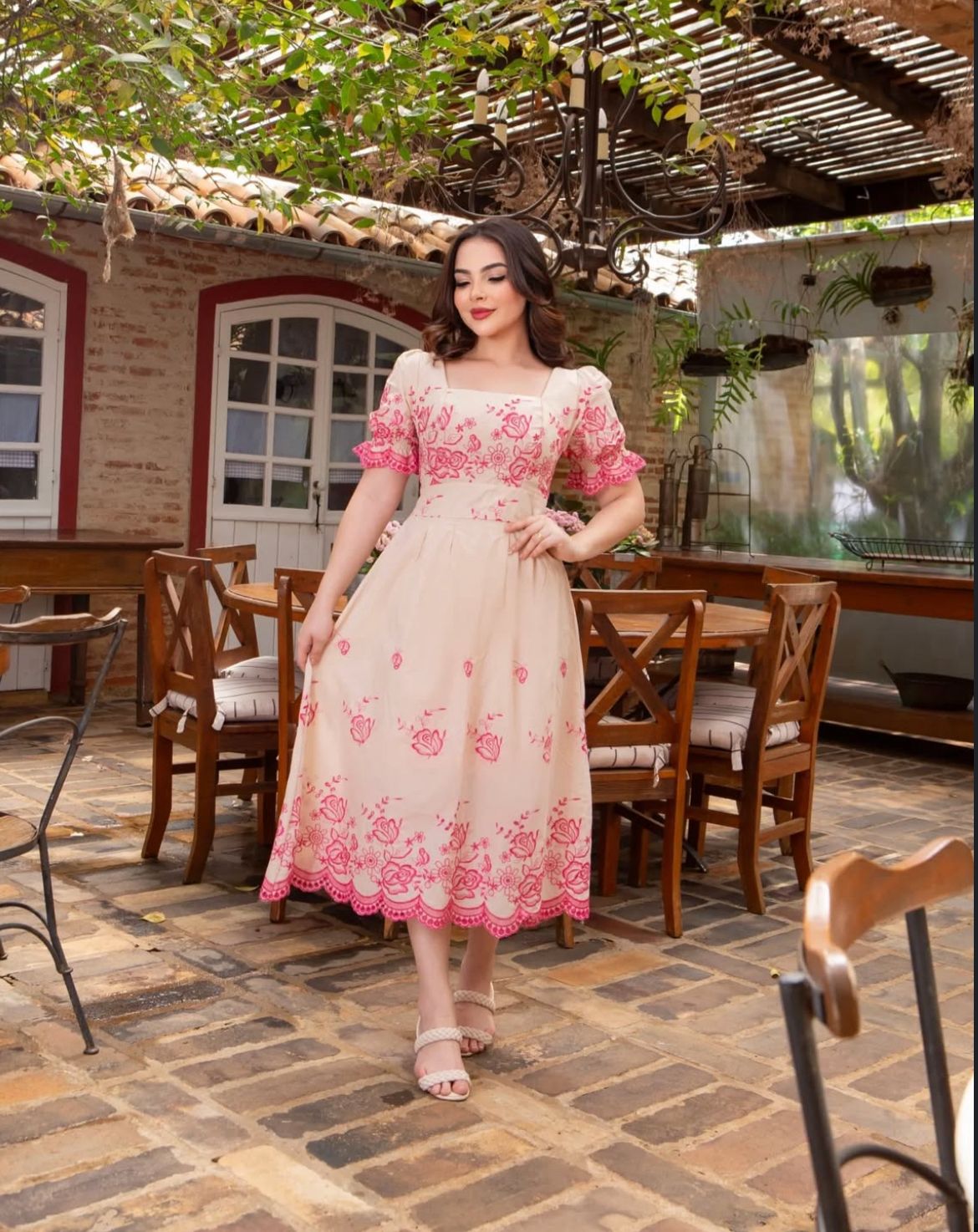 Vestido MIDI Algodão/Lesse Bege com Rosas