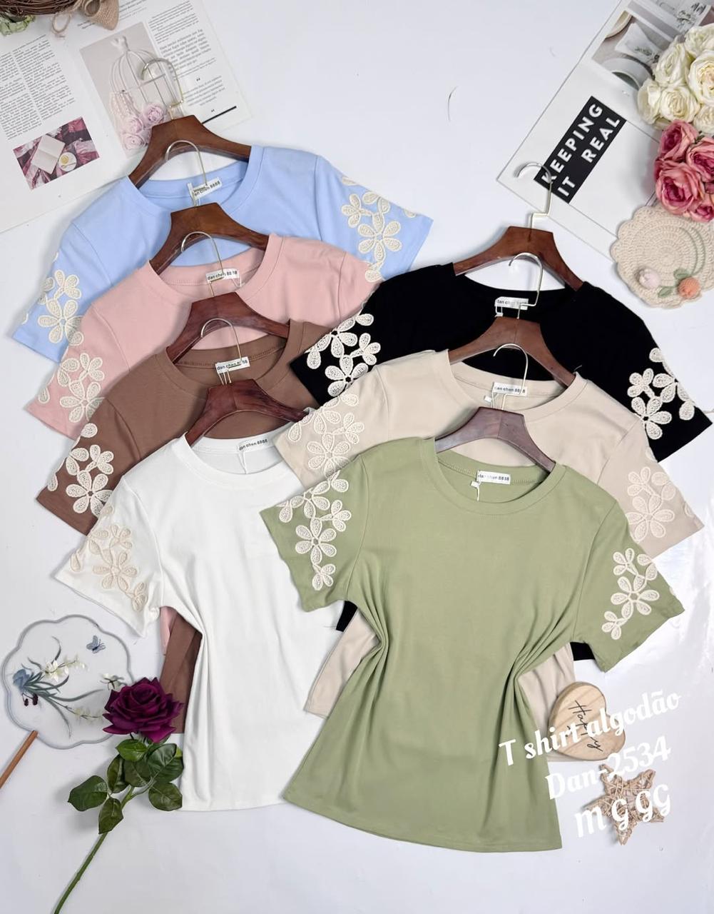 T-shirt Algodão/Elastano Bordas na Manga com Auto Relevo