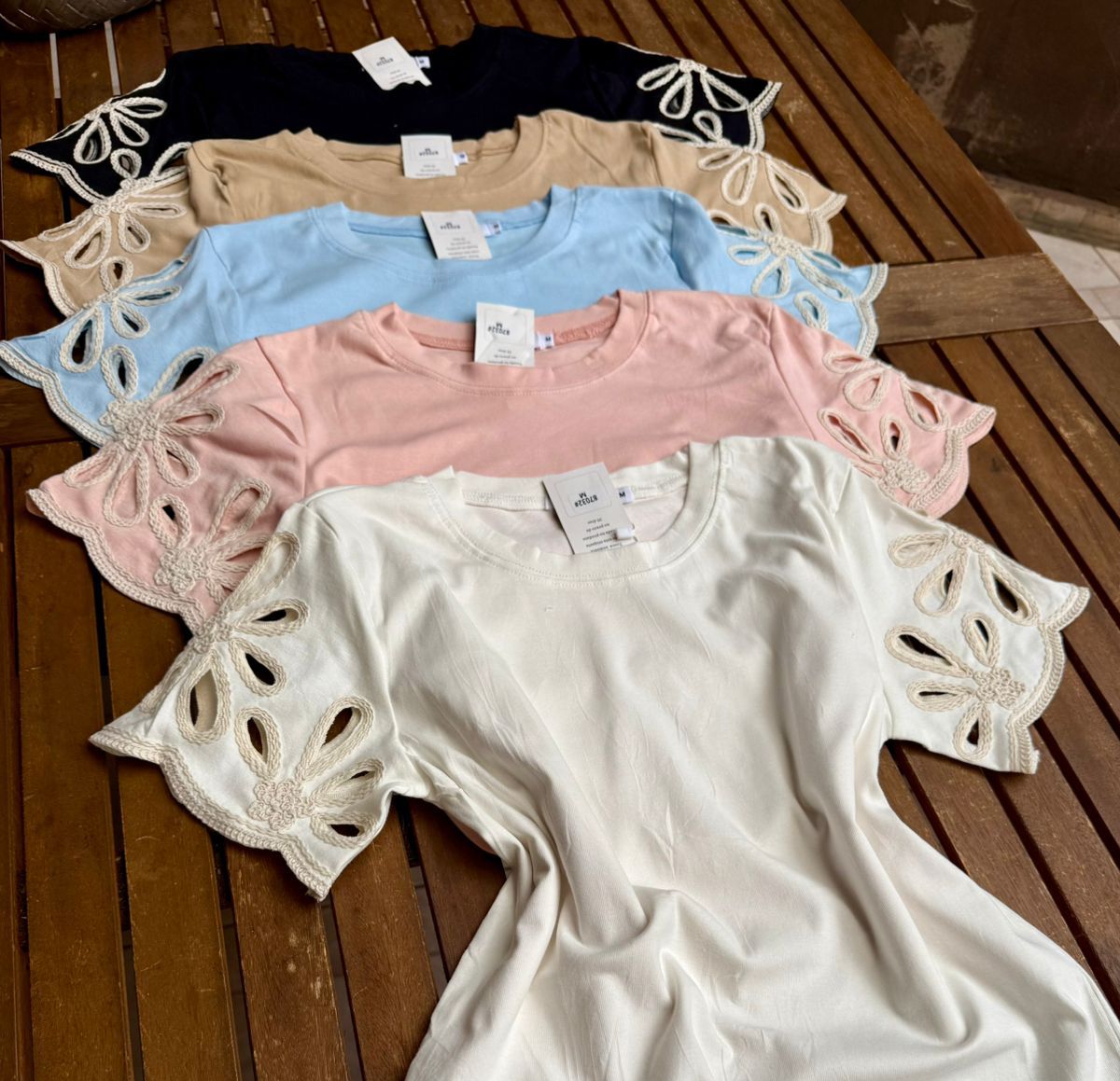 Blusa de Malha Vazado nas Mangas