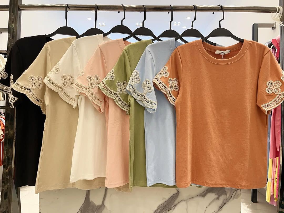 Camisa Bordada nas Mangas